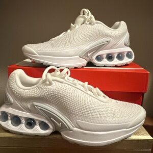 Nike Air Max DN Women’s Shoes White Size 7 New